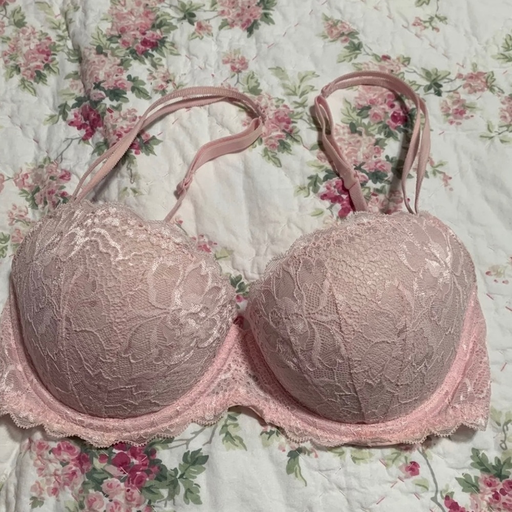 vs pink bra
